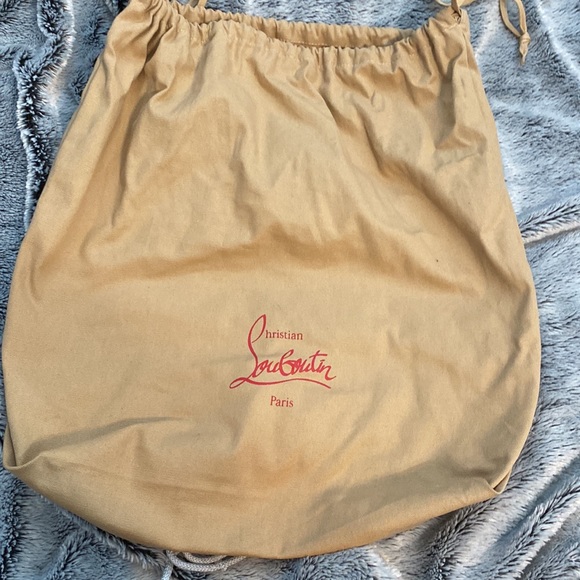 SOLD* Authentic Louboutin bag - Picture 7 of 11